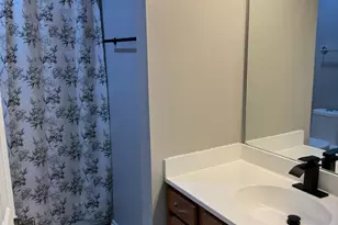 2404 Kenmore Ct, Schaumburg, IL 60193 - Photo 23