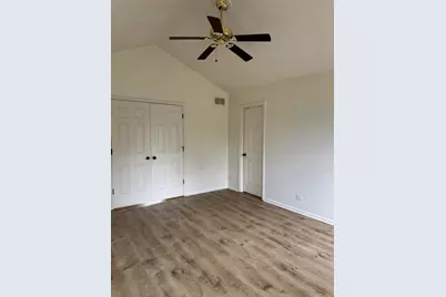 2404 Kenmore Court, Schaumburg, IL 60193 - Photo 15