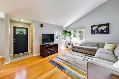 586 E Park Avenue, Elmhurst, IL 60126 - Photo 3