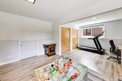 586 E Park Avenue, Elmhurst, IL 60126 - Photo 19