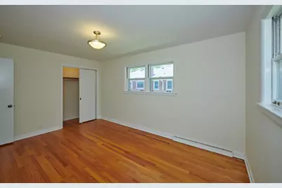9027 Kenton Avenue, Skokie, IL 60076 - Photo 23