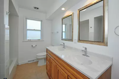 9027 Kenton Avenue, Skokie, IL 60076 - Photo 17
