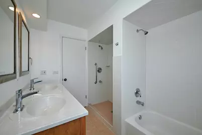 9027 Kenton Avenue, Skokie, IL 60076 - Photo 19