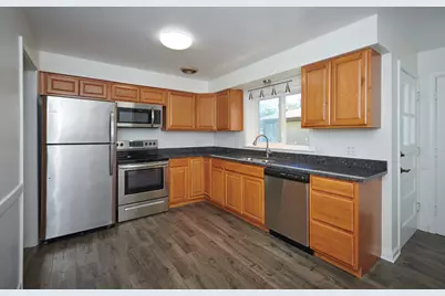 9027 Kenton Avenue, Skokie, IL 60076 - Photo 5