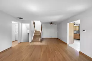 1059 Ridgefield Cir, Carol Stream, IL 60188 - Photo 5