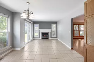 1059 Ridgefield Cir, Carol Stream, IL 60188 - Photo 9