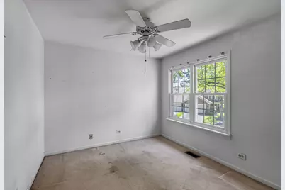 1059 Ridgefield Circle, Carol Stream, IL 60188 - Photo 13