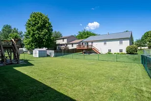 2813 Rocksbury Dr, Bloomington, IL 61705 - Photo 33