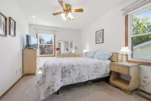 2813 Rocksbury Dr, Bloomington, IL 61705 - Photo 15