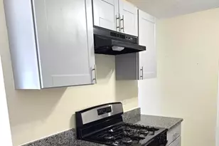 1751 Queensbury Cir, Hoffman Estates, IL 60169 - Photo 5