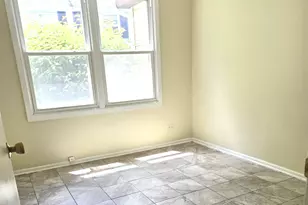 1751 Queensbury Cir, Hoffman Estates, IL 60169 - Photo 3
