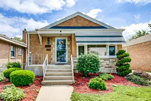 9005 S Utica Ave, Evergreen Park, IL 60805 - Photo 1