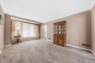9005 S Utica Ave, Evergreen Park, IL 60805 - Photo 7
