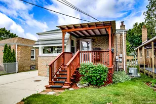9005 S Utica Ave, Evergreen Park, IL 60805 - Photo 5