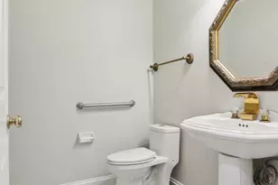 6605 Oakwood Manor Dr, Crystal Lake, IL 60012 - Photo 15
