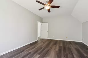 6605 Oakwood Manor Dr, Crystal Lake, IL 60012 - Photo 29