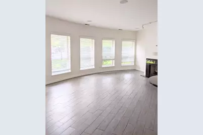 807 W 14th Place #1B, Chicago, IL 60608 - Photo 5