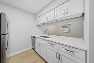 19409 Oakwood Ave, Country Club Hills, IL 60478 - Photo 9