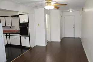 715 E State St, Geneva, IL 60134 - Photo 17