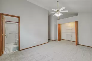 7061 Yorkshire Dr, Woodridge, IL 60517 - Photo 13
