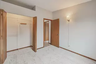 7061 Yorkshire Dr, Woodridge, IL 60517 - Photo 11