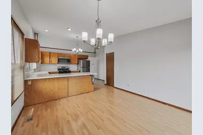 7061 Yorkshire Drive, Woodridge, IL 60517 - Photo 7