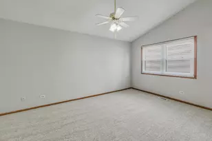 7061 Yorkshire Dr, Woodridge, IL 60517 - Photo 15