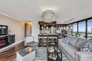 10 E Ontario St, Chicago, IL 60611 - Photo 5