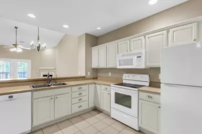 3848 Thornhill Circle #3848, Champaign, IL 61822 - Photo 3