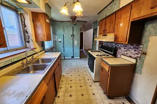 423 W 96th Pl, Chicago, IL 60628 - Photo 9
