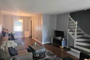8457 S Bennett Ave, Chicago, IL 60617 - Photo 3