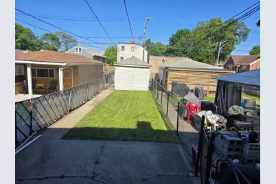 8457 S Bennett Avenue, Chicago, IL 60617 - Photo 19