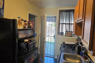 8457 S Bennett Ave, Chicago, IL 60617 - Photo 9
