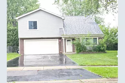 571 White Birch Road, Lindenhurst, IL 60046 - Photo 1