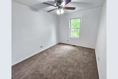 571 White Birch Road, Lindenhurst, IL 60046 - Photo 11
