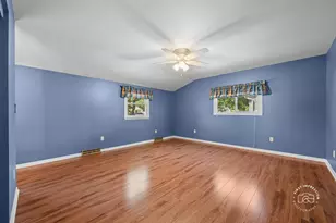 877 N Fordham Ave, Aurora, IL 60506 - Photo 15