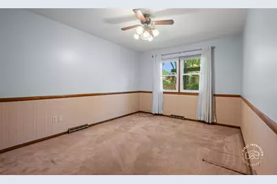 877 N Fordham Avenue, Aurora, IL 60506 - Photo 13