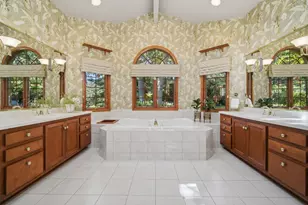 147 Timber View Dr, Oak Brook, IL 60523 - Photo 11