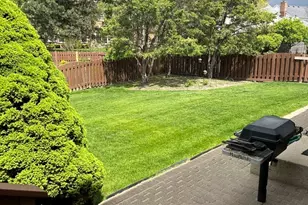 690 Waterford Dr, Des Plaines, IL 60016 - Photo 21