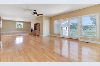 409 Woodrig Road, Bloomington, IL 61704 - Photo 13
