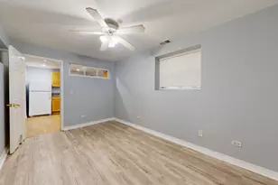 1228 W Glenlake Ave, Chicago, IL 60660 - Photo 5