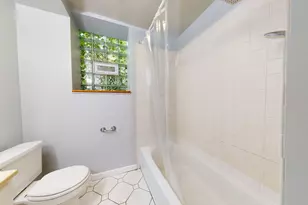 1228 W Glenlake Ave, Chicago, IL 60660 - Photo 9