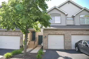 1045 Woodview Ct, Aurora, IL 60502 - Photo 1