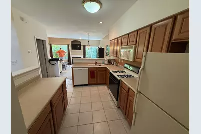 1045 Woodview Court, Aurora, IL 60502 - Photo 7