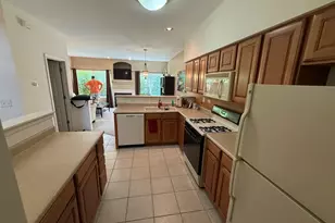 1045 Woodview Ct, Aurora, IL 60502 - Photo 7