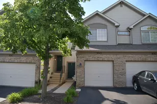 1045 Woodview Ct, Aurora, IL 60502 - Photo 1