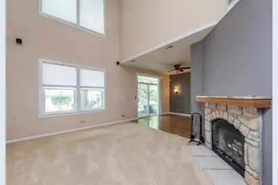2896 Falling Waters Lane, Lindenhurst, IL 60046 - Photo 9