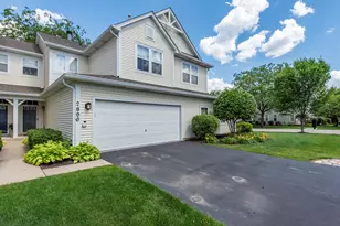 2896 Falling Waters Ln, Lindenhurst, IL 60046 - Photo 1