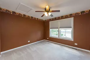 2896 Falling Waters Ln, Lindenhurst, IL 60046 - Photo 21