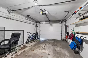9111 S Roberts Rd, Hickory Hills, IL 60457 - Photo 17